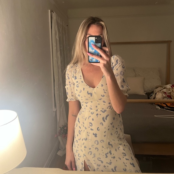 reformation nantes dress in marc abstract print - Picture 3 of 4